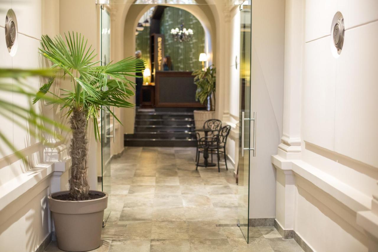 Hotel Grand Hedonist Pančevo Exterior foto